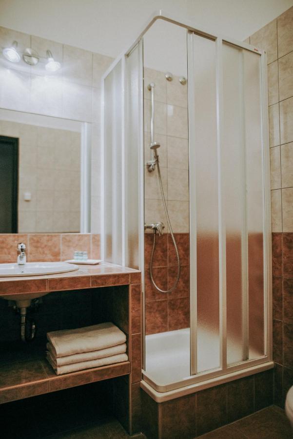 Platan Hotel Siófok Buitenkant foto